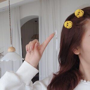 NEW Bundle 2 Smiley Happy Face Hair Claws